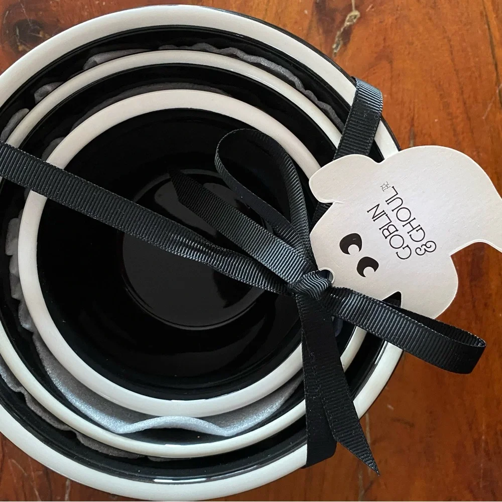 NWT ‎ 3 Striped Black and White Striped Ghost Halloween Bowls